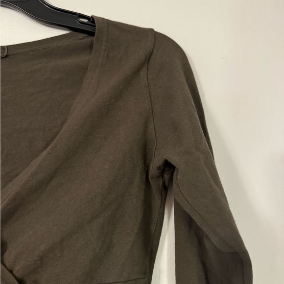 Brandy Melville Amara Long Sleeve - Picture 5 of 8